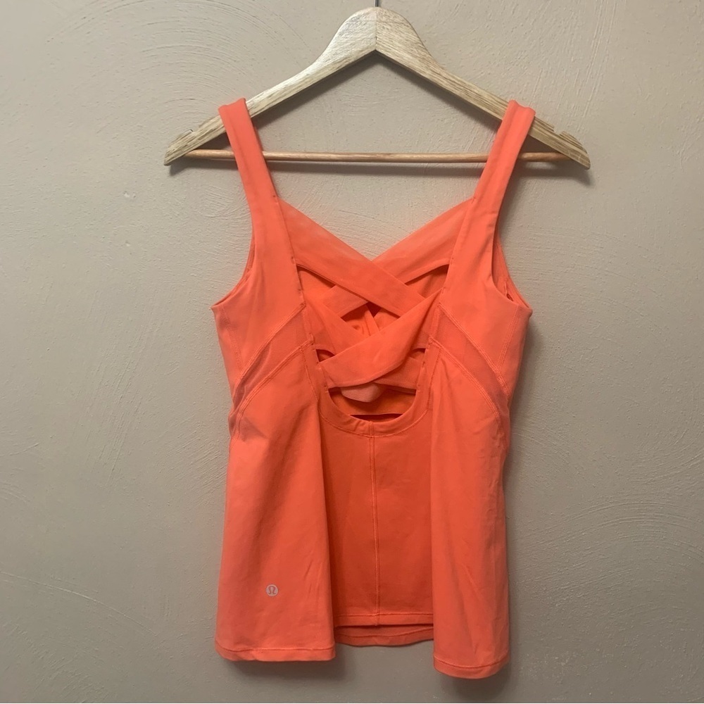 Lululemon Rise and Flow Tank Size 6 - Picture 4 of 11
